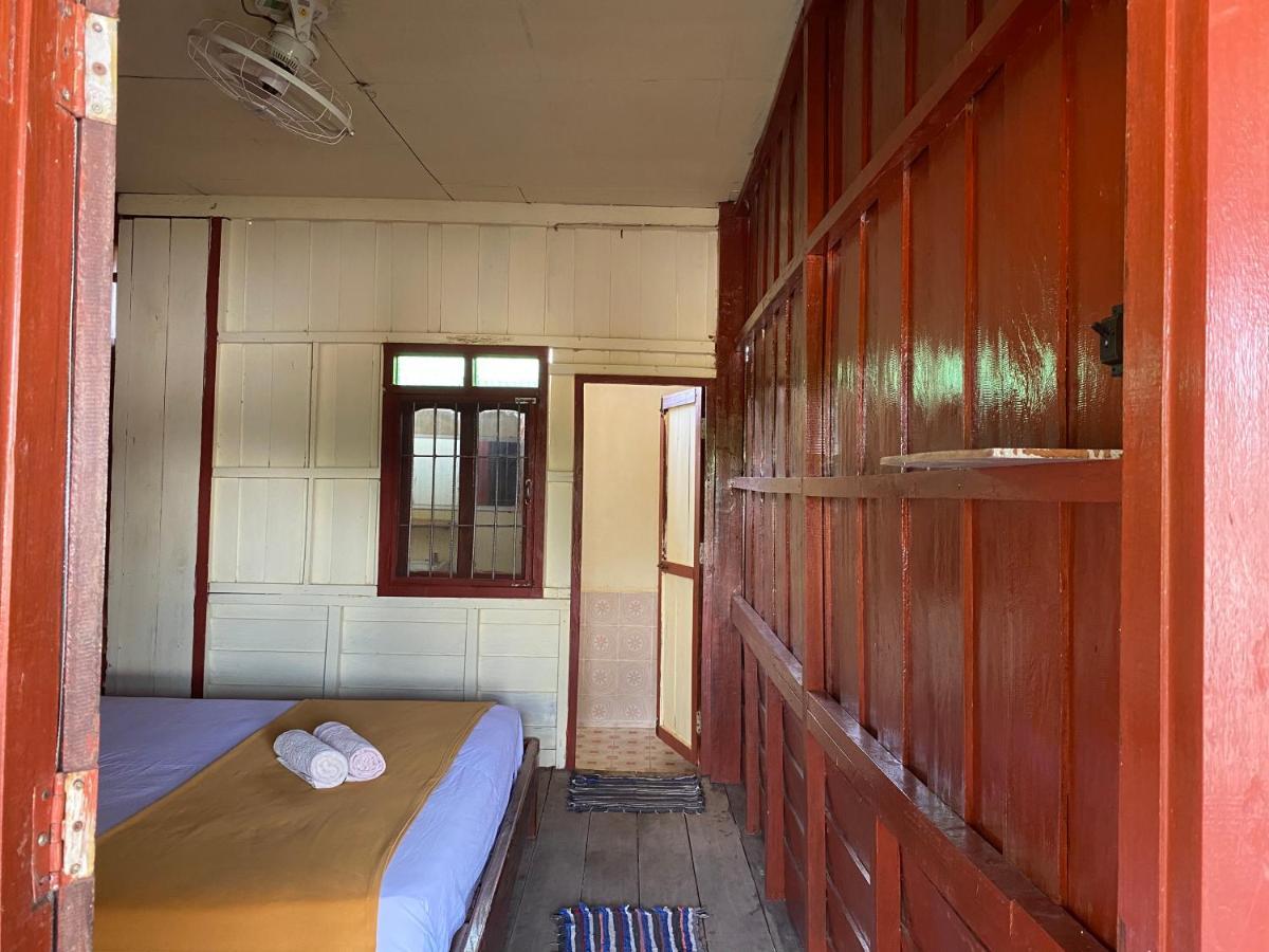 Souksanh Guesthouse Ban Donsom Exterior photo