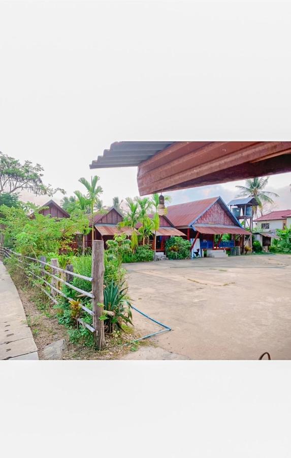 Souksanh Guesthouse Ban Donsom Exterior photo